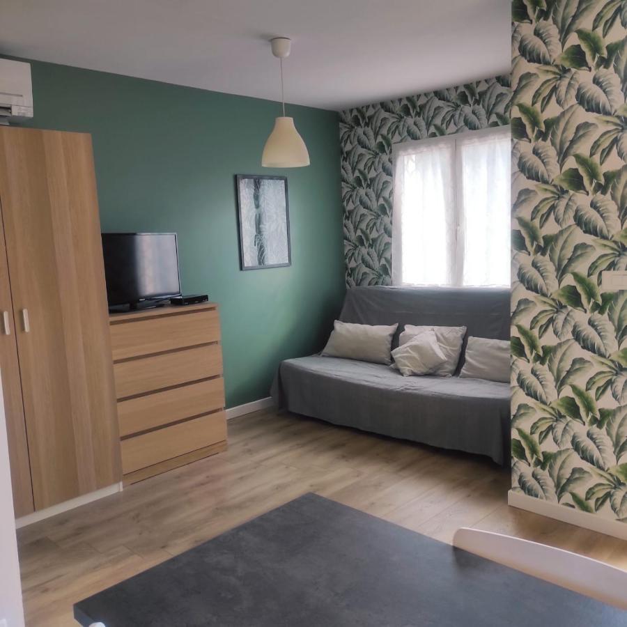 maison aubenas Ucel Bagian luar foto