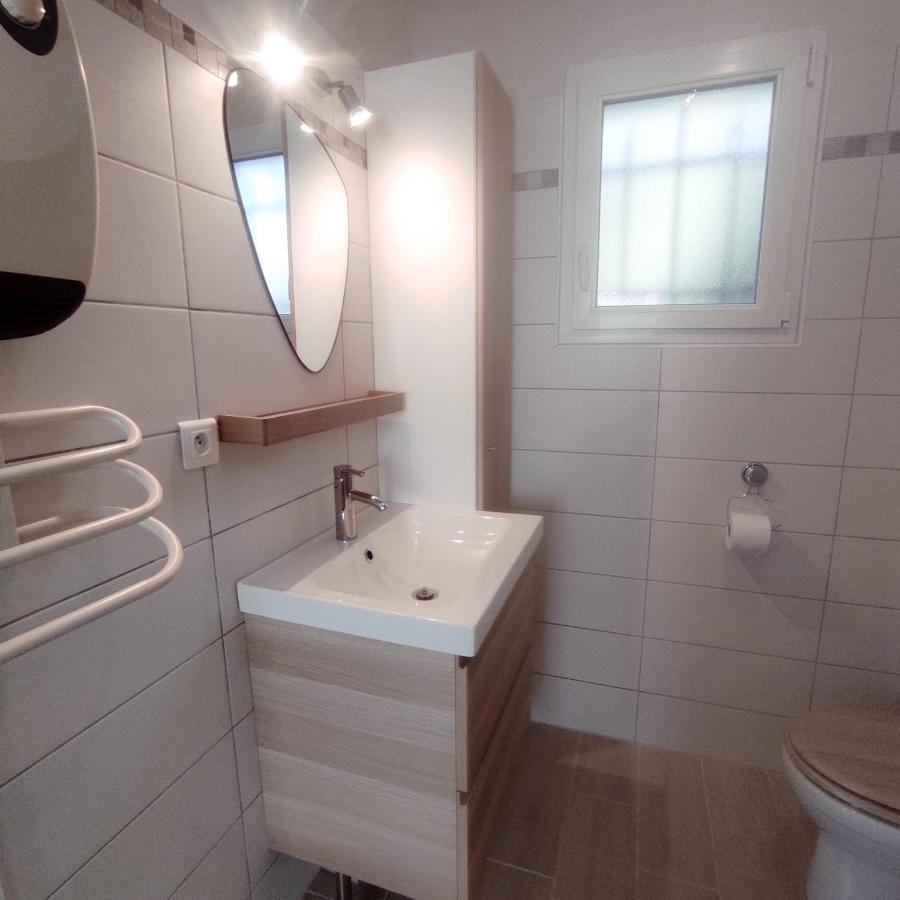 maison aubenas Ucel Bagian luar foto