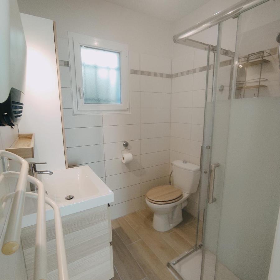maison aubenas Ucel Bagian luar foto